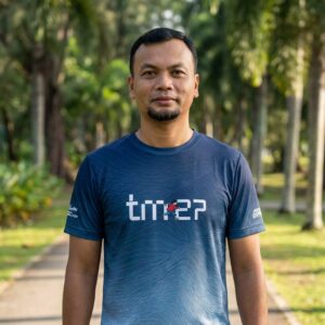 Runliday TM27 Mario Blue dipakai oleh Kimi